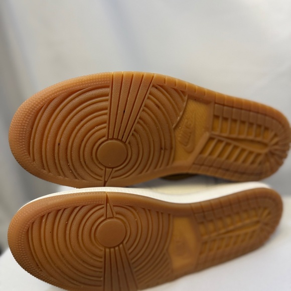 Nike Air Jordan 1 Retro High OG White/Metallic Gold Womens Size 8 FD2596-107 - Picture 8 of 14